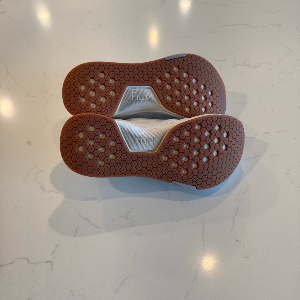 Women's Adapt Runner Sneaker - Picture 2 of 5